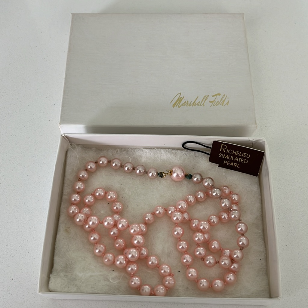 Richelieu Simulated Pink Pearls 18$
